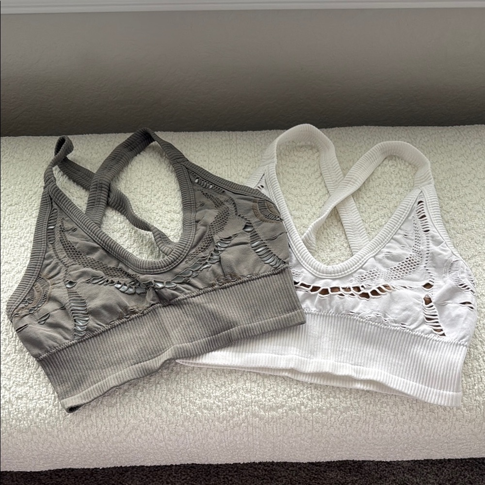Lot 2 balance athletica (vitality) sports bra lace eyelet white & gray XS/S